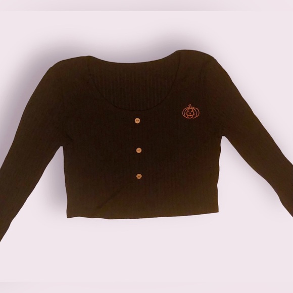 Tops - Halloween Jack-o-lantern Pumpkin Cropped Black Long Sleeve Shirt | Size: M